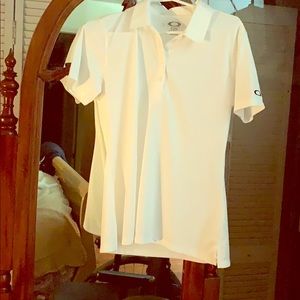 Women’s Oakley golf top